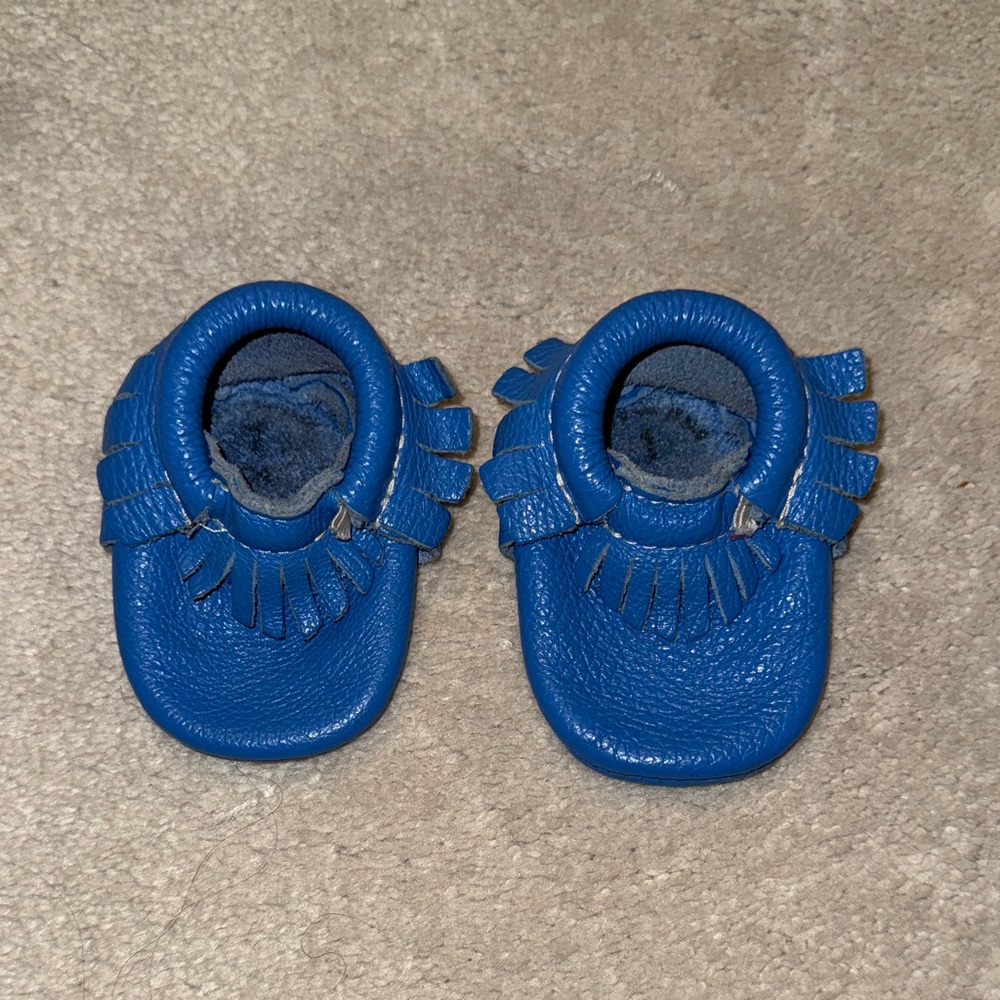 Freshly Picked Blue Leather Kids Moccasins sz 1
